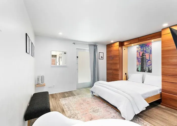 Apartment Prime Dtph Location W Pool *