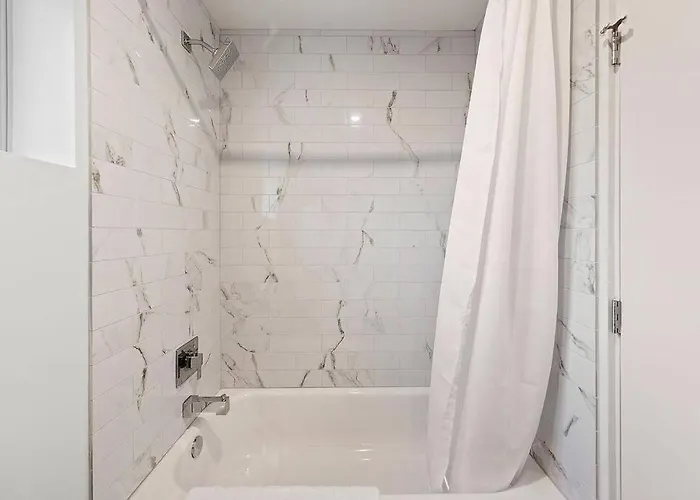 Prime Dtph Location W Pool * Phoenix