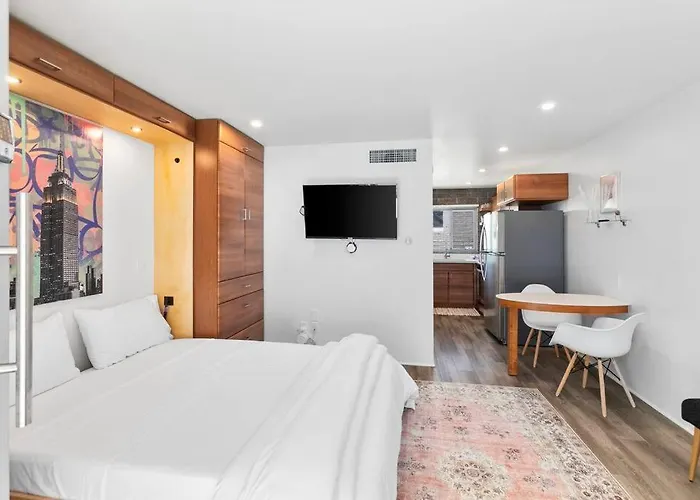 Prime Dtph Location W Pool Apartment Phoenix