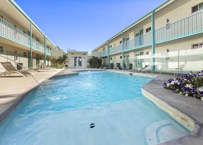 Apartment Prime Dtph Location W Pool